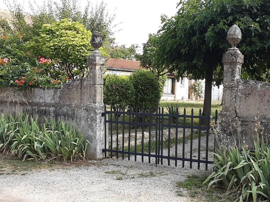 Вілла Les Annexes Verdun-sur-le-Doubs Екстер'єр фото